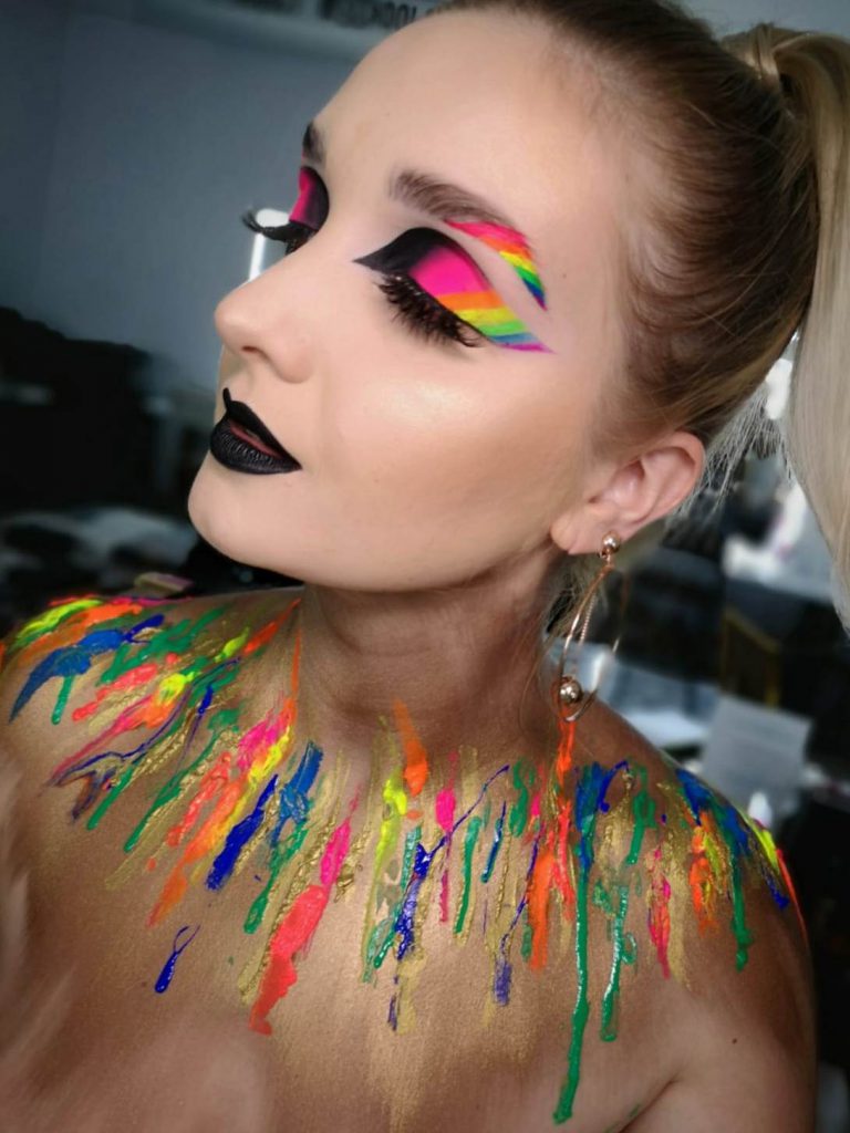 makijaż kolorowy wykonany przez wizażystkę Dominikę Sękowską we Wrocławiu
